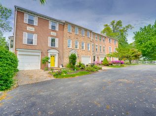 2510 N Harrison St, Arlington, VA 22207