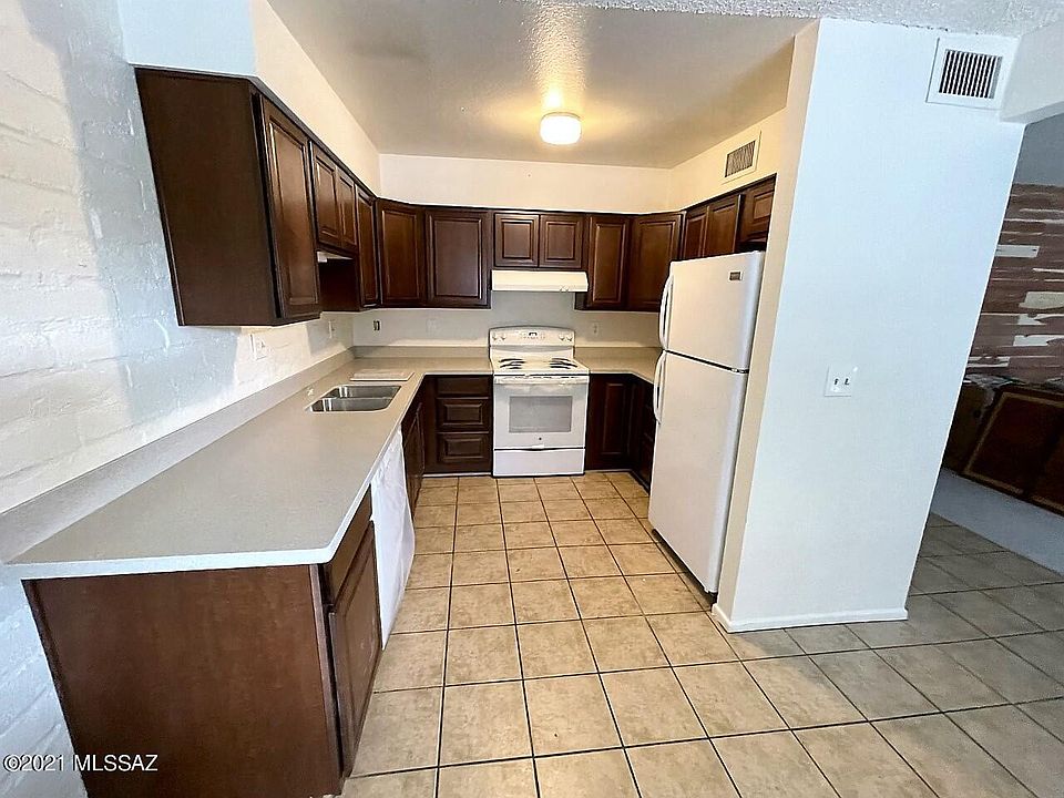 2nd image of 3309 E Fort Lowell Rd