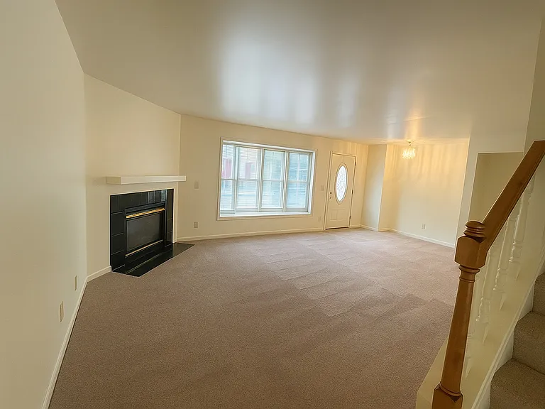 818 Berne Ct — Photo 17