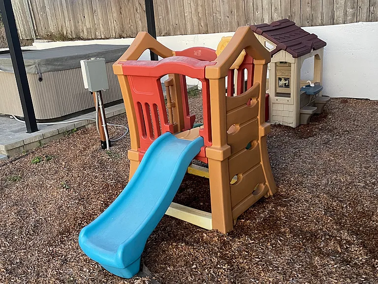 Manor Dr — Photo 40