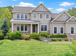 12 Chatham Cir, Loudonville, NY 12211