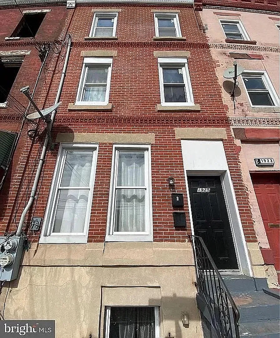 1925 W Norris St — Photo 1