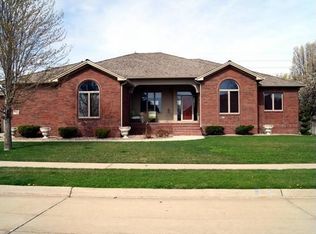 1049 Summerwood Dr, Fremont, NE 68025