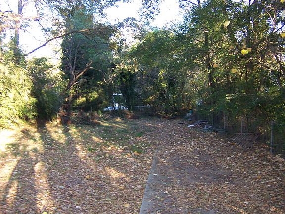 3rd image of 30 Powell Pl