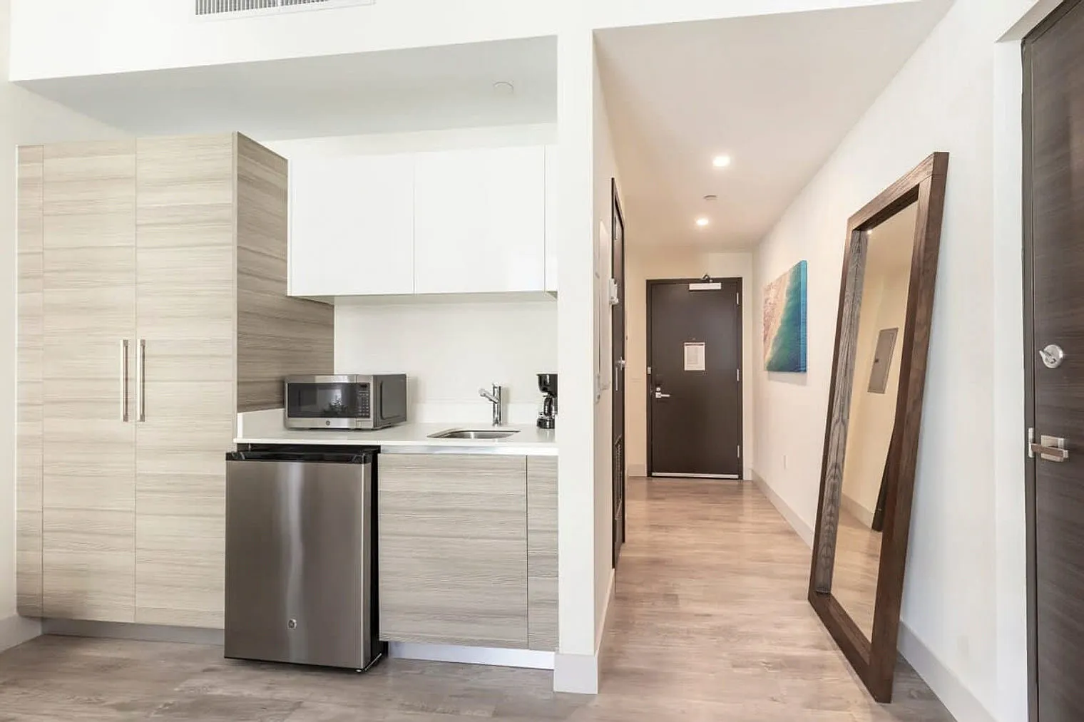 Studio, 1.0 bath, 398 sqft, $2,361 — Photo 2