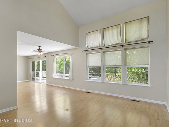 3rd image of 1360 Churchill Ln