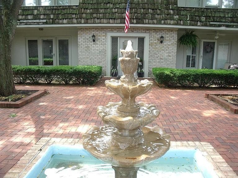 1st image of 840 Malabu Dr APT 104