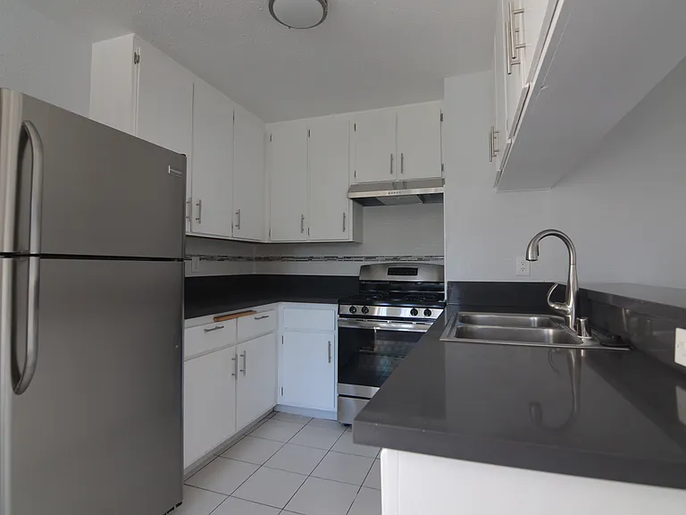 11901 Venice Blvd #7 — Photo 3