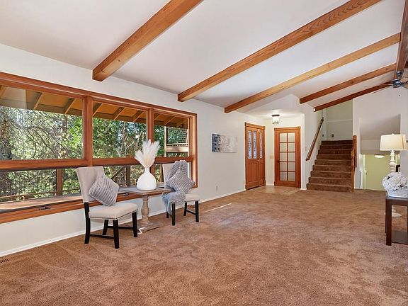 5th image of 575 Frost Hill Rd