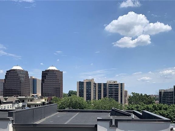 3rd image of 4547 Washington Ave