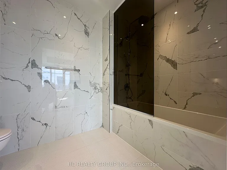 11 Yorkville Ave #2502 — Photo 11