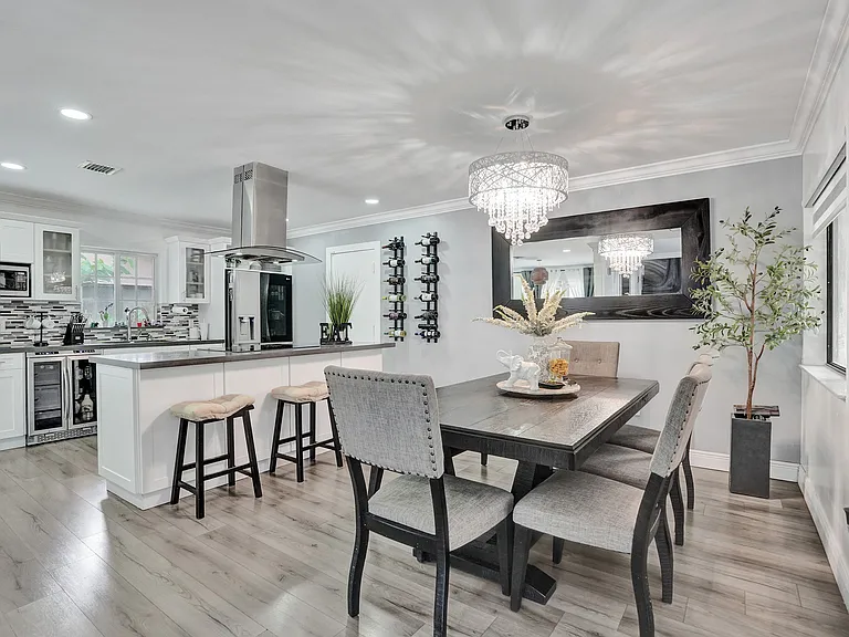 620 SW 100th Ave — Photo 24