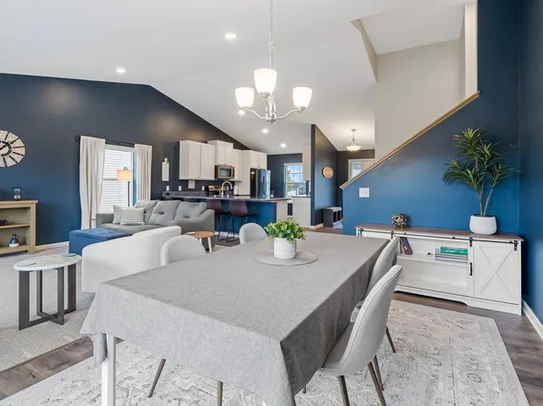 15135 Emory Cir, Apple Valley, MN 55124