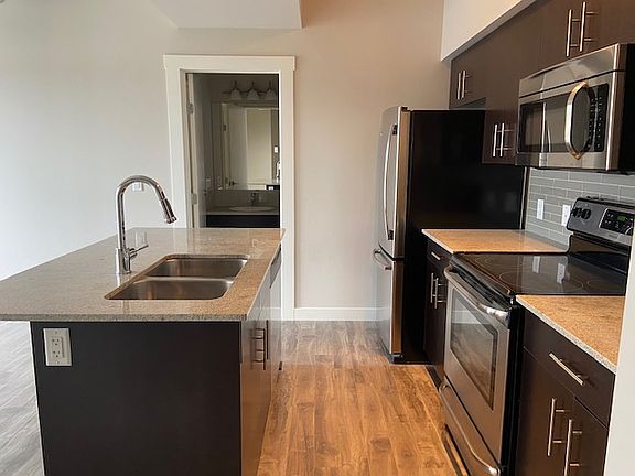 5th image of 10226 104th St NW #601