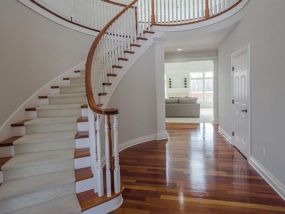 5th image of 3991 Calgary Ct