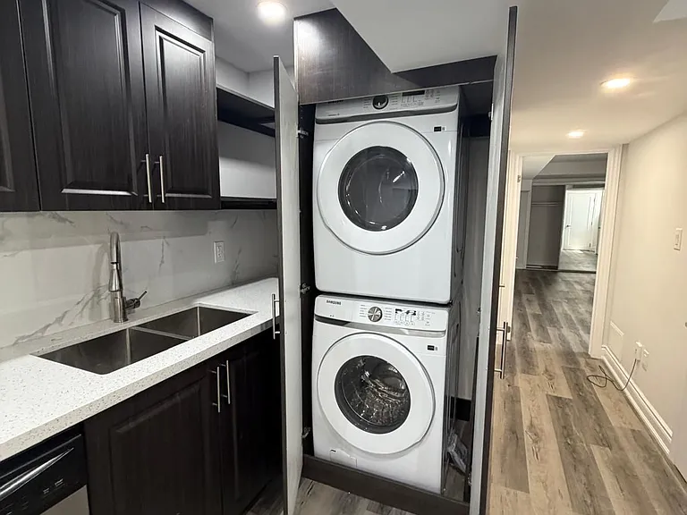 216 Fleetwood Dr — Photo 17