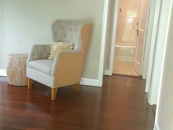 5th image of 128 Litchfield Ave