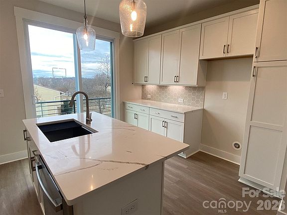3rd image of 942 Callahan St #Eqx1772
