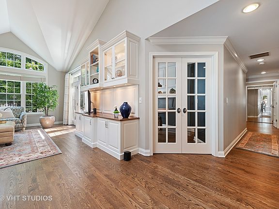 4th image of 3001 Lexington Ln
