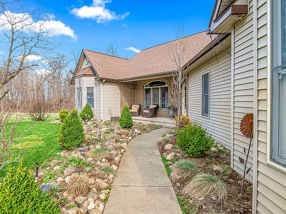 5th image of 298 Knollwood Ct