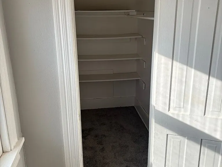 208 S Walts Ave — Photo 9