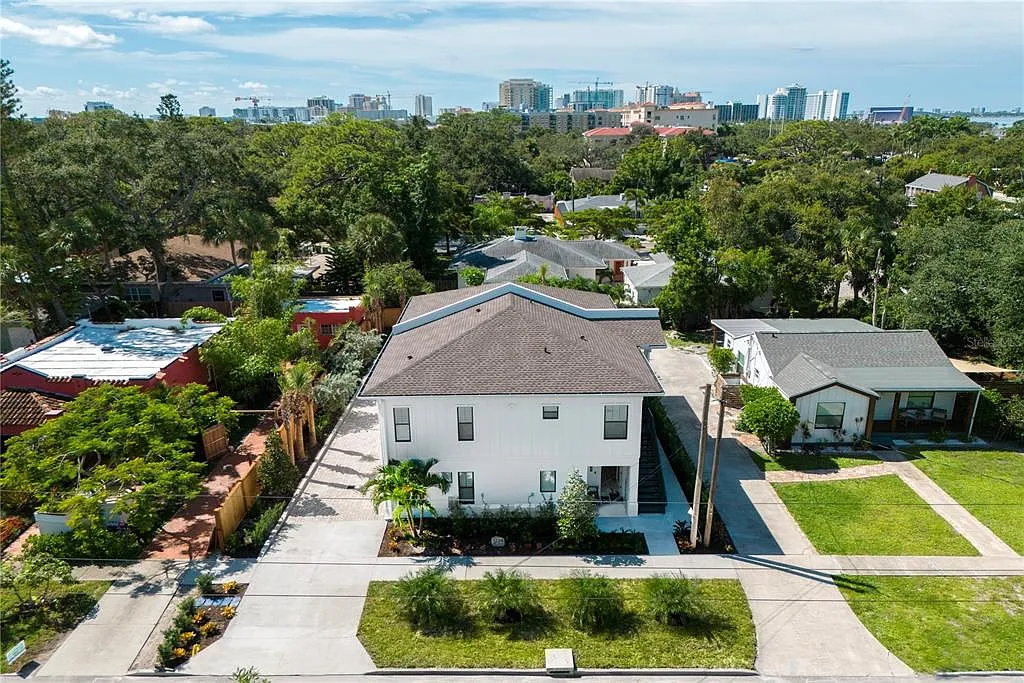 2 bed, 1.0 bath, 950 sqft, $3,200 — Photo 2