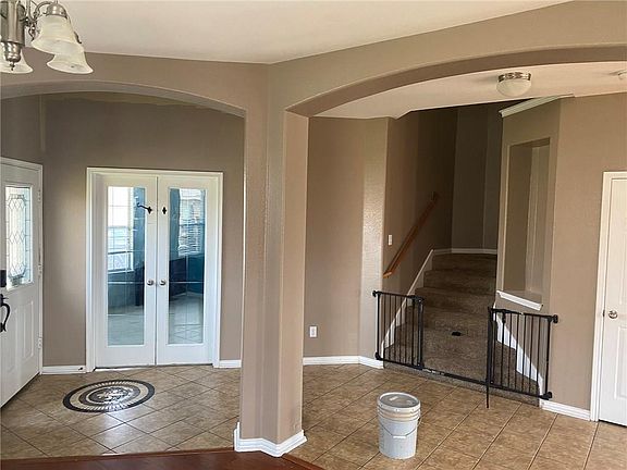 4th image of 6005 Bridgewood Dr