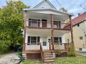 9801 Raymond Ave, Cleveland, OH