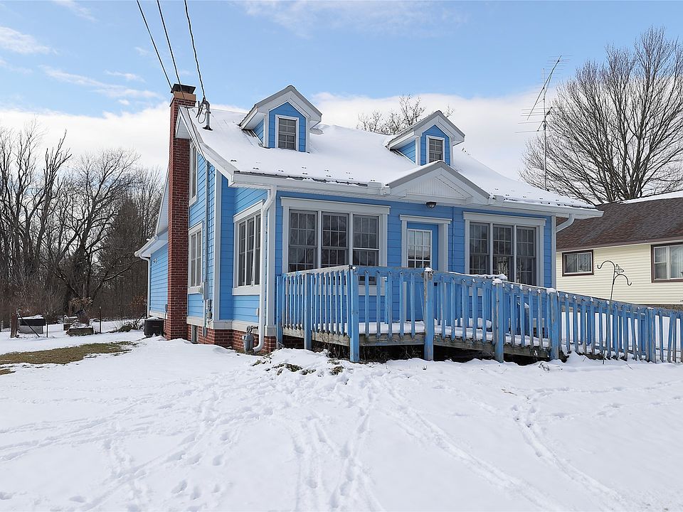 2nd image of 257 Worth St