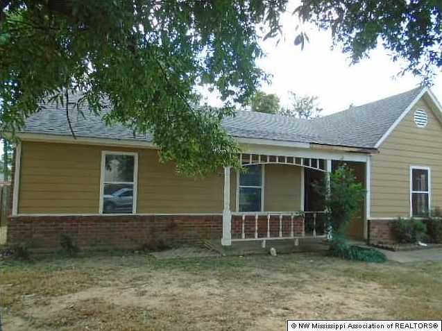 1st image of 733 Greencliff Dr