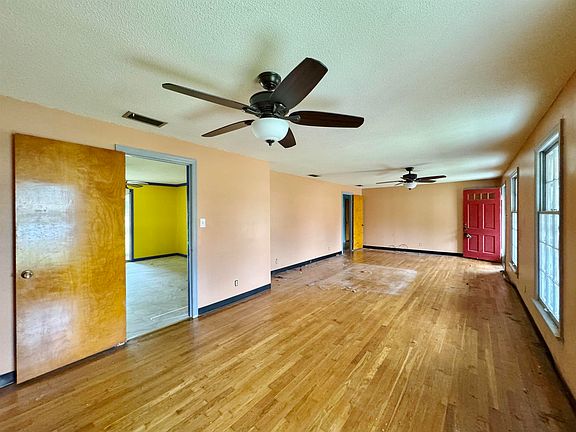 5th image of 509 Windsor St