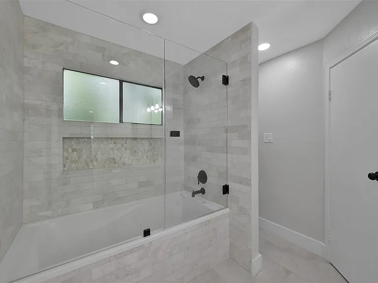 14 E Wandering Oak Dr — Photo 28