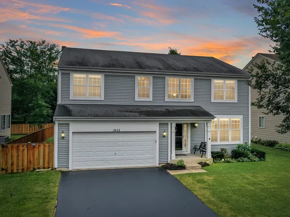 1853 Lake Bluff Ln, Hampshire, IL 60140