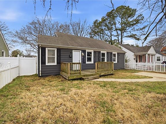 2nd image of 914 Decatur St