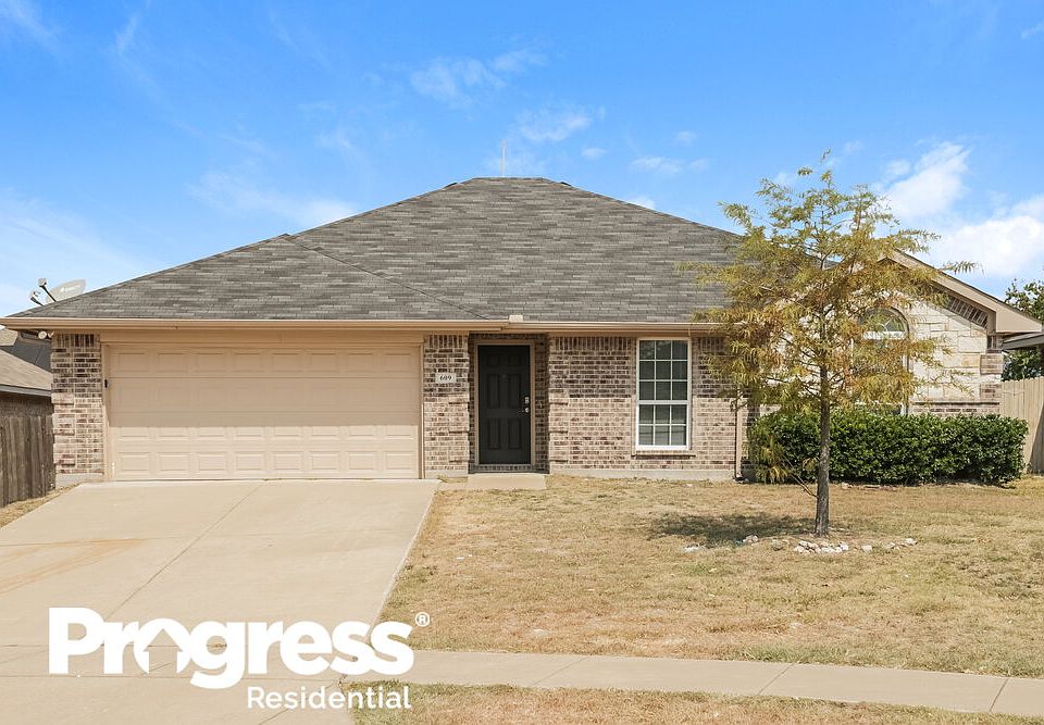 1st image of 609 Antonio Ln