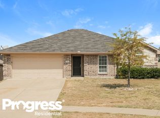 609 Antonio Ln, Waxahachie, TX 75165