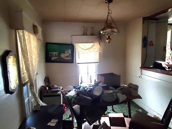 4th image of 422 N 12th St