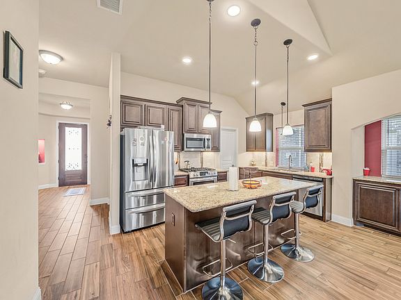 3rd image of 804 Moreno Ct