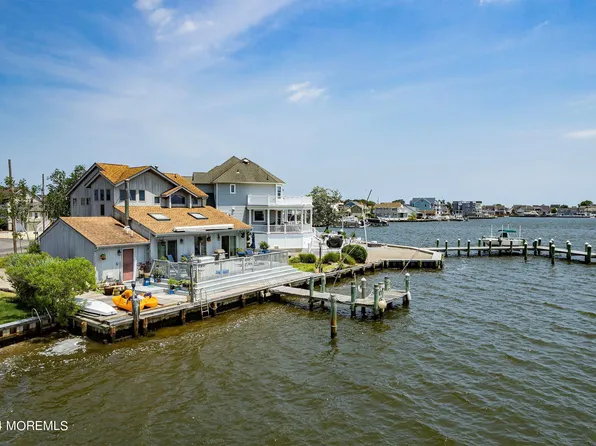 14 Sunrise Court, Toms River, NJ 08753