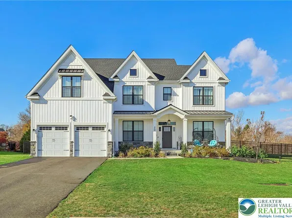 20 Emily Ct, Easton, PA 18042