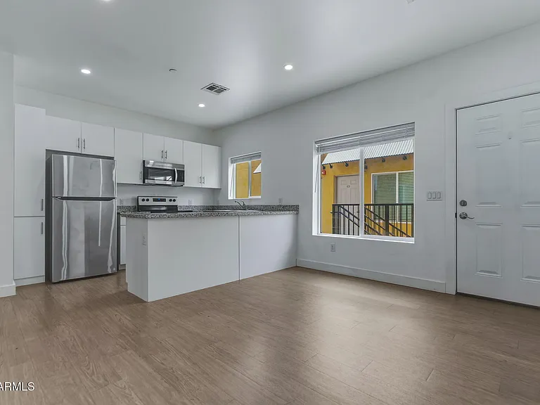 622 N 9th Ave #301 — Photo 6