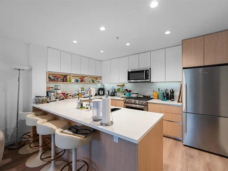8980 University Cres #TOWMHOUSE — Photo 9