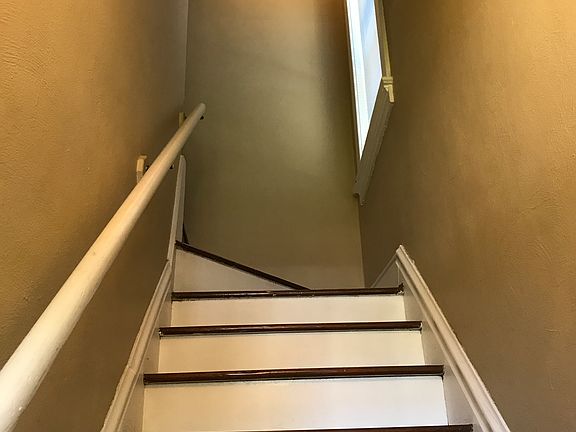 3rd image of 1244 Moorlands Dr