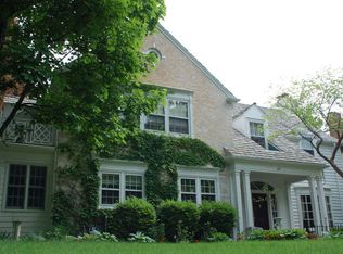 345 Woodland Ln, Oconomowoc, WI 53066