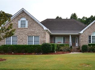 408 Midlands Ln, Chesapeake, VA 23320