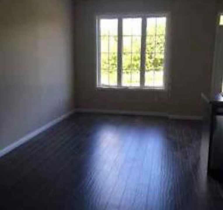 2nd image of 410 E Fillmore St