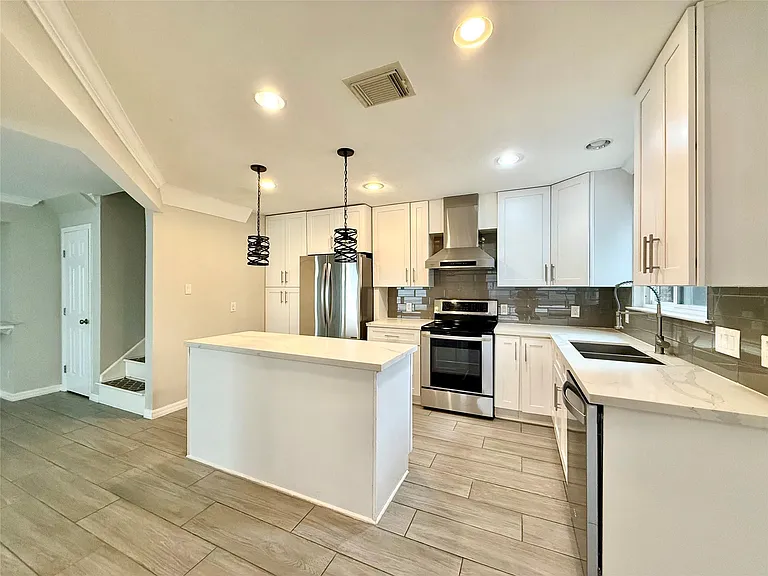12625 Memorial Dr #25 — Photo 4