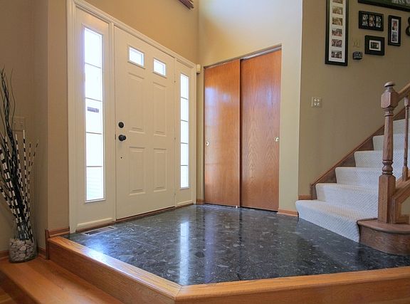 3rd image of 212 Southfield Dr