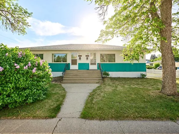 2511 E 22nd St NW, Calgary, AB T2M 3W9