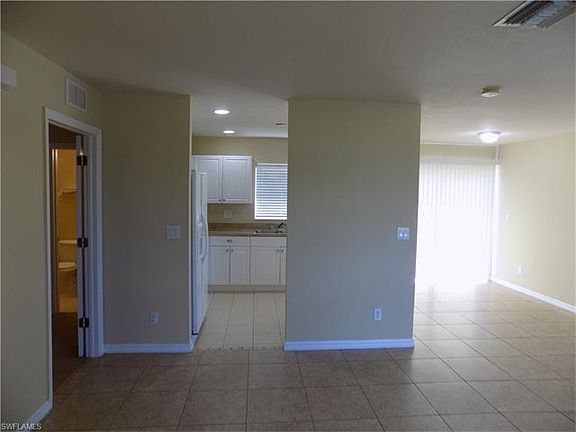 5th image of 571 Hawthorne Ave S